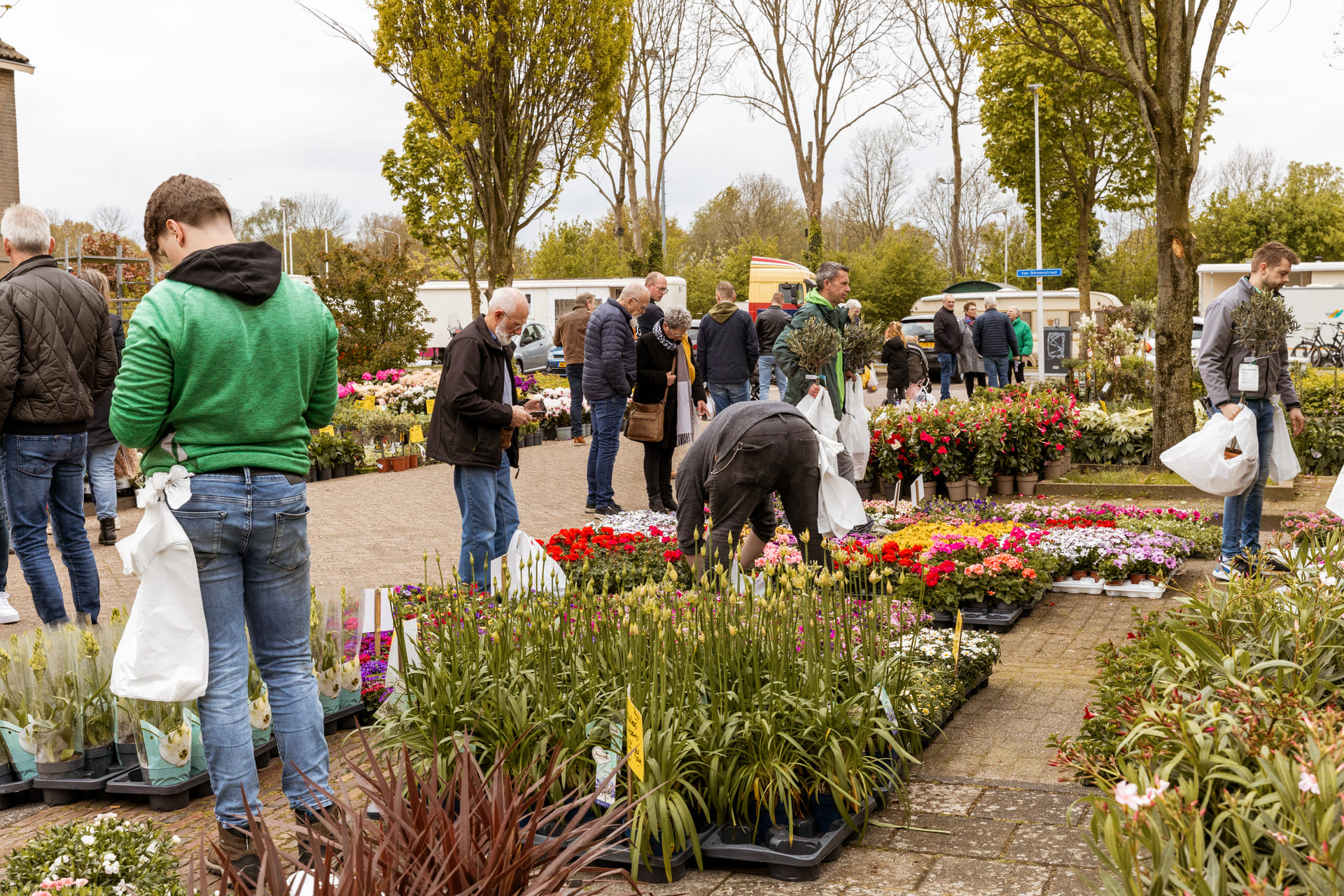 Sfeerbeeld Kloostermarkt Bloemenverkoop