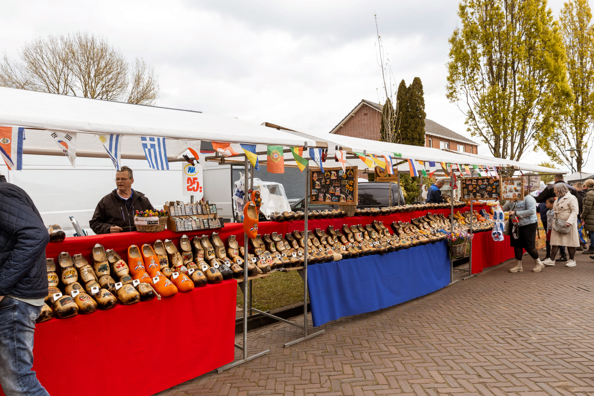 Sfeerbeeld Kloostermarkt Klompen