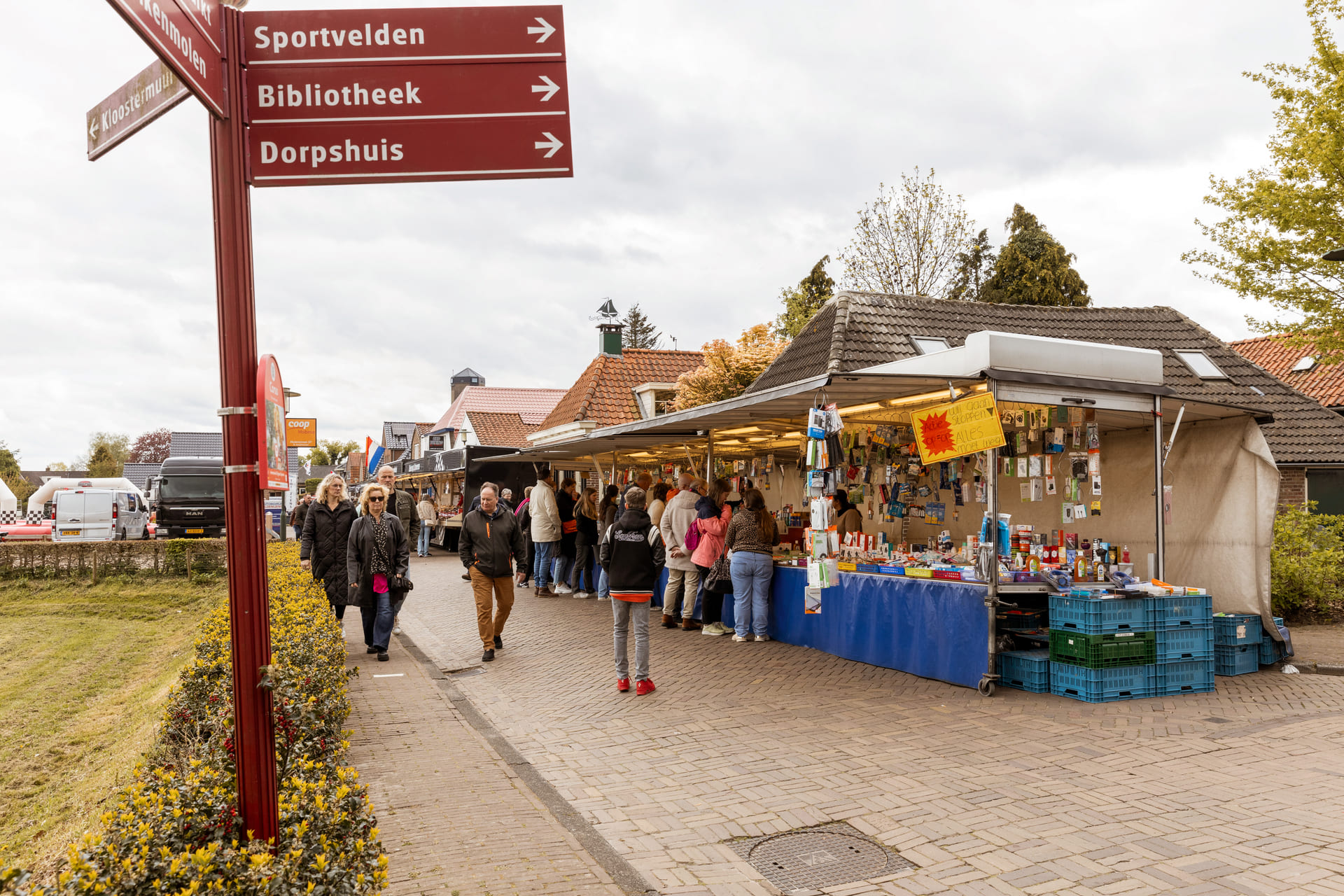 Sfeerbeeld Kloostermarkt Bezoekers
