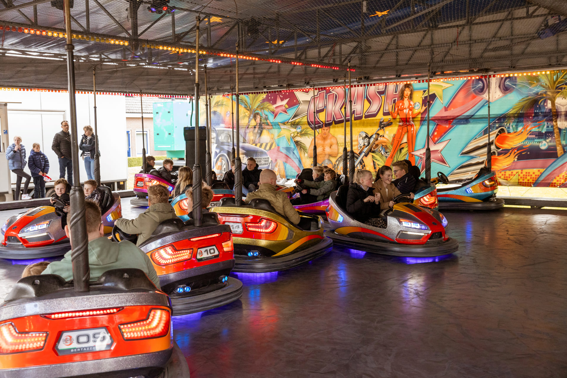 Sfeerbeeld Kloostermarkt Kermis Botsauto's